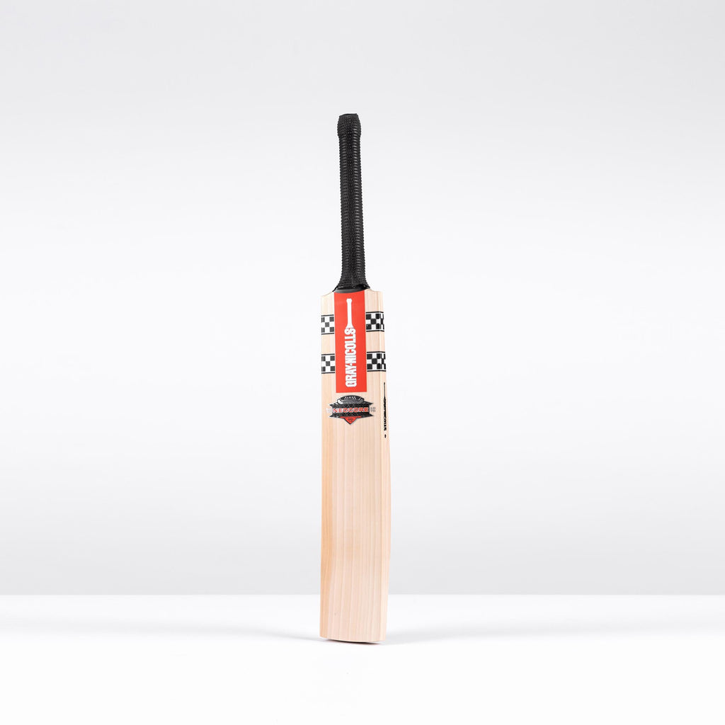 NEOCORE 500 Black Adult Cricket Bat