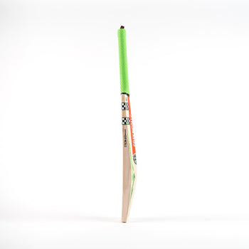 Shockwave 2.3 300 Junior Cricket Bat