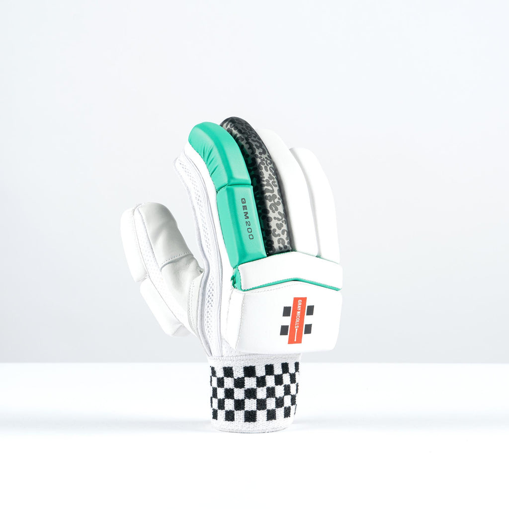 CGEC26Batting Gloves Gem 3.1 200 Batting Glove, Bottom Hand Back Angle